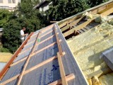 Jak probíhá rekonstrukce šikmé střechy rodinného domu?